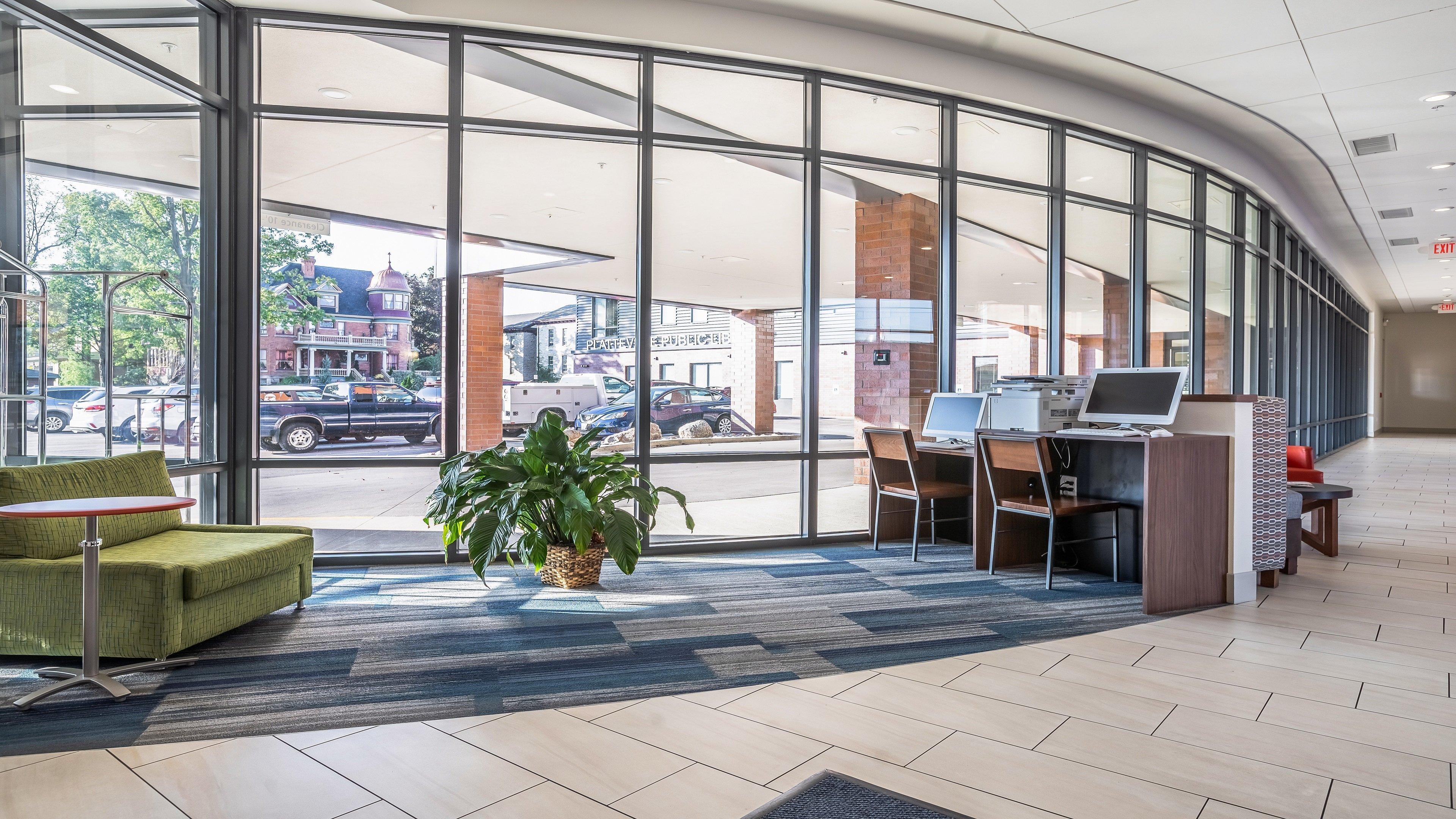 Holiday Inn Express & Suites Platteville By Ihg Екстериор снимка