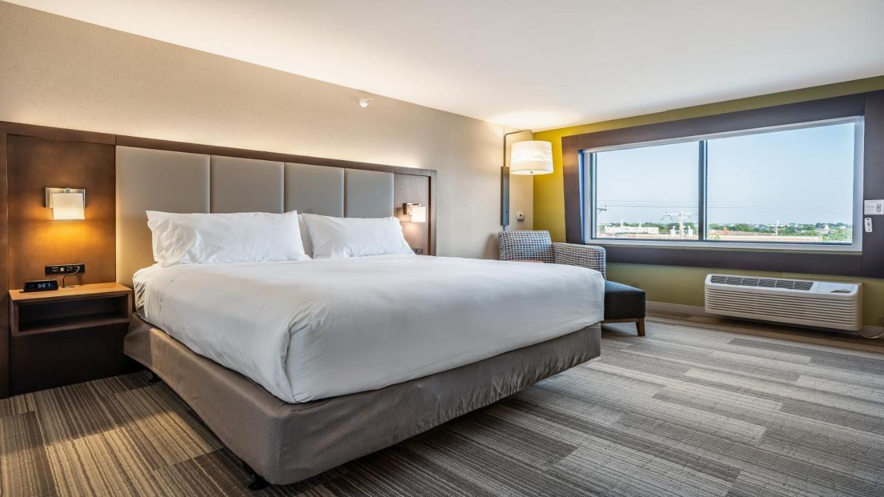 Holiday Inn Express & Suites Platteville By Ihg Екстериор снимка