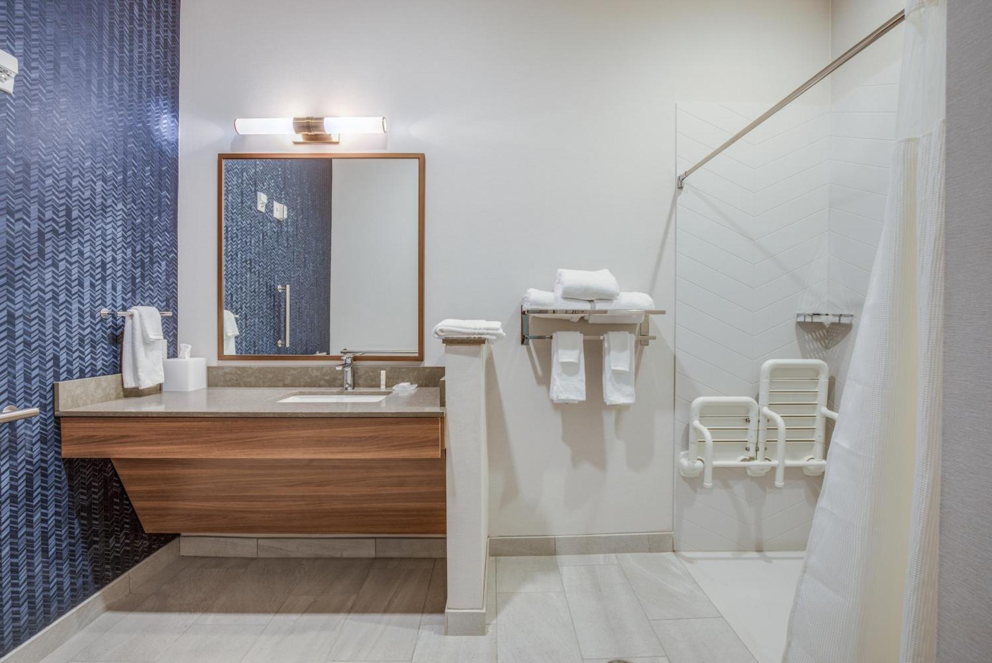 Holiday Inn Express & Suites Platteville By Ihg Екстериор снимка