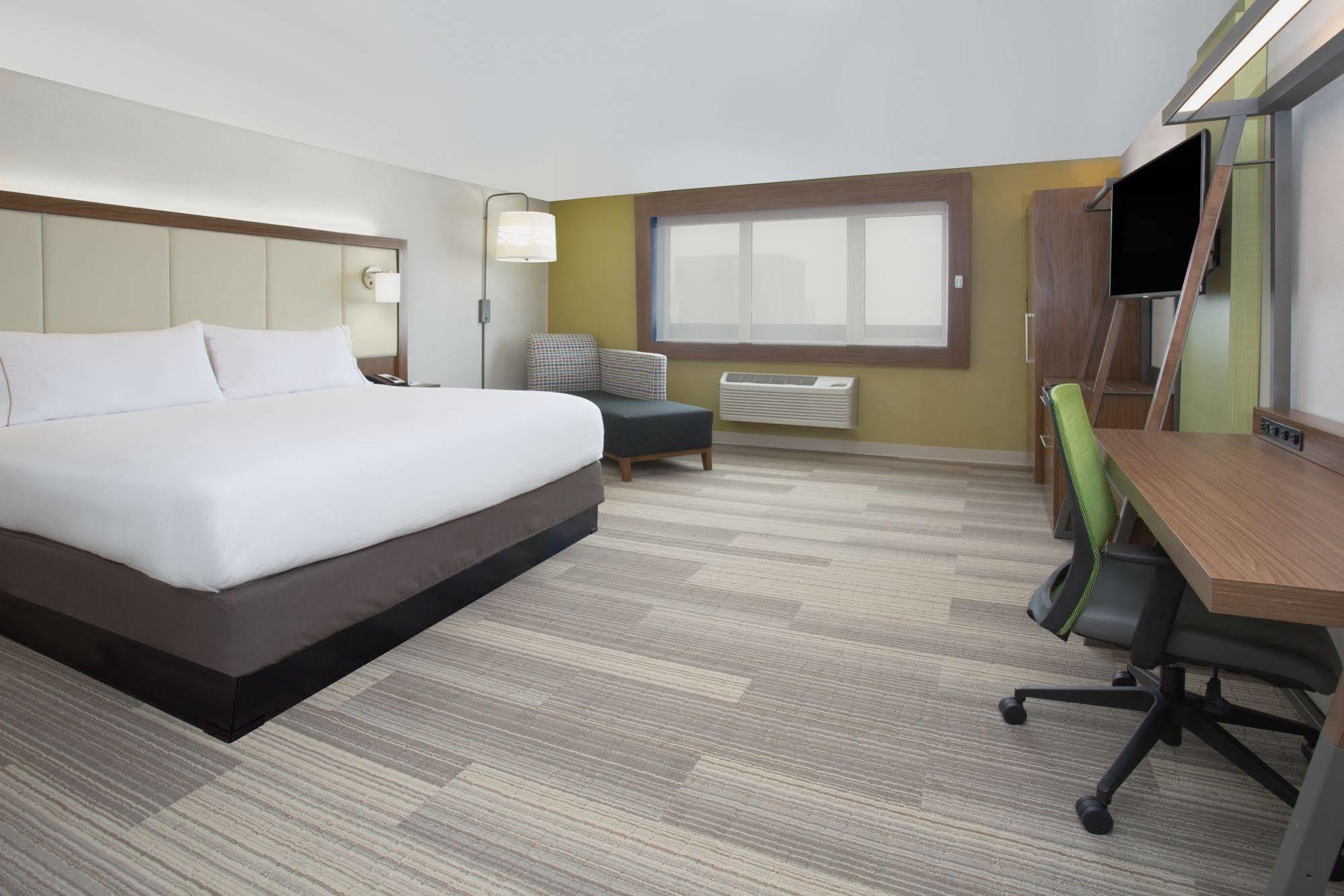 Holiday Inn Express & Suites Platteville By Ihg Екстериор снимка